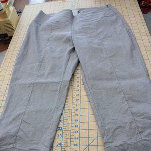 Sarah Pacini Linen Capris, Size 2, Made in Italy